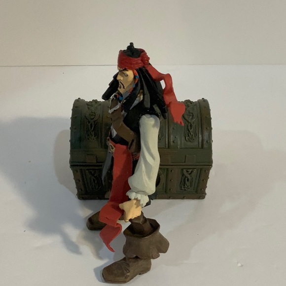 Vintage Captain Jack Sparrow of Pirates of the Caribbean 🏴☠️ - Picture 3 of 16